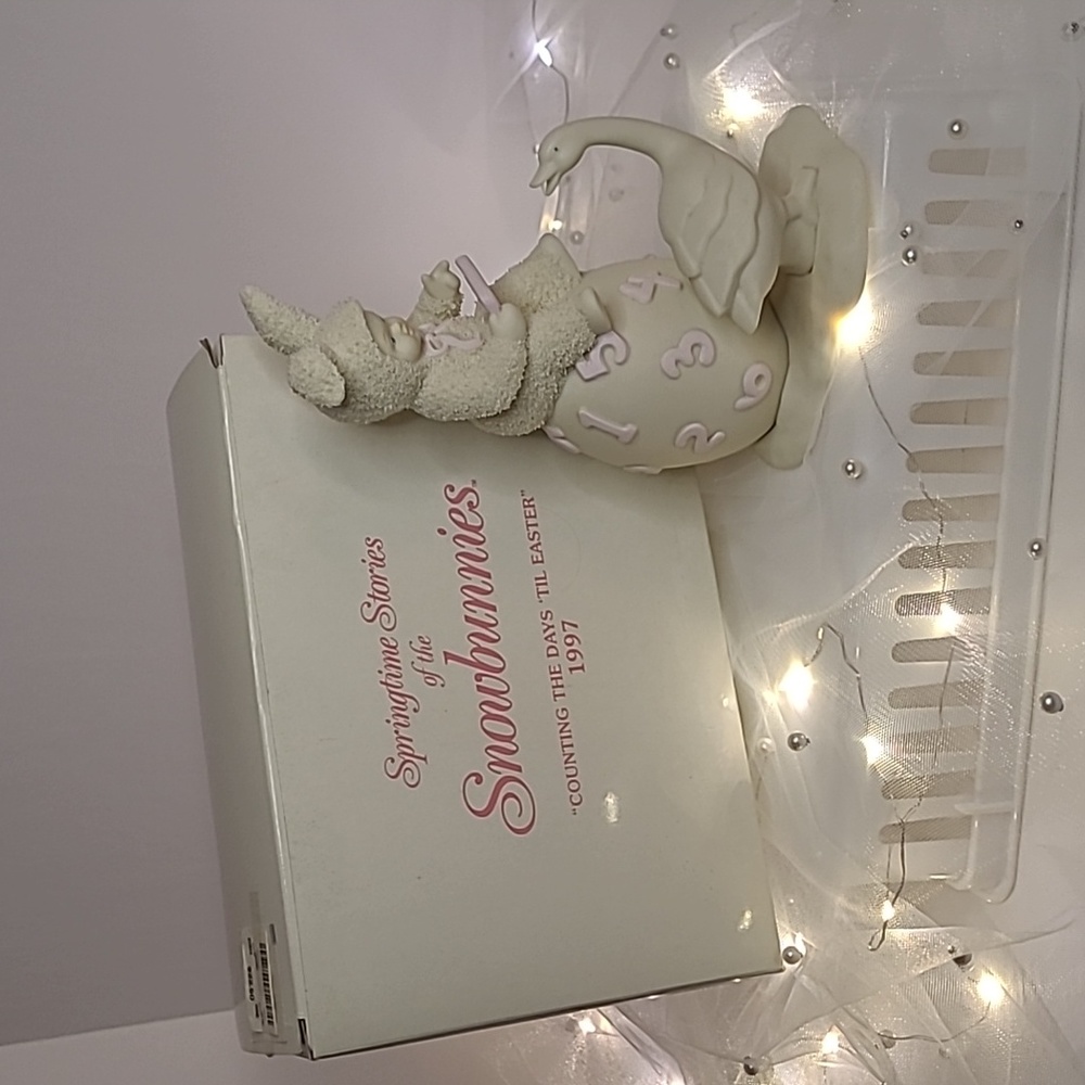 1997 Dept 56 Springtime Stories Snowbunnies Counting The Days 'Till Easter Figur